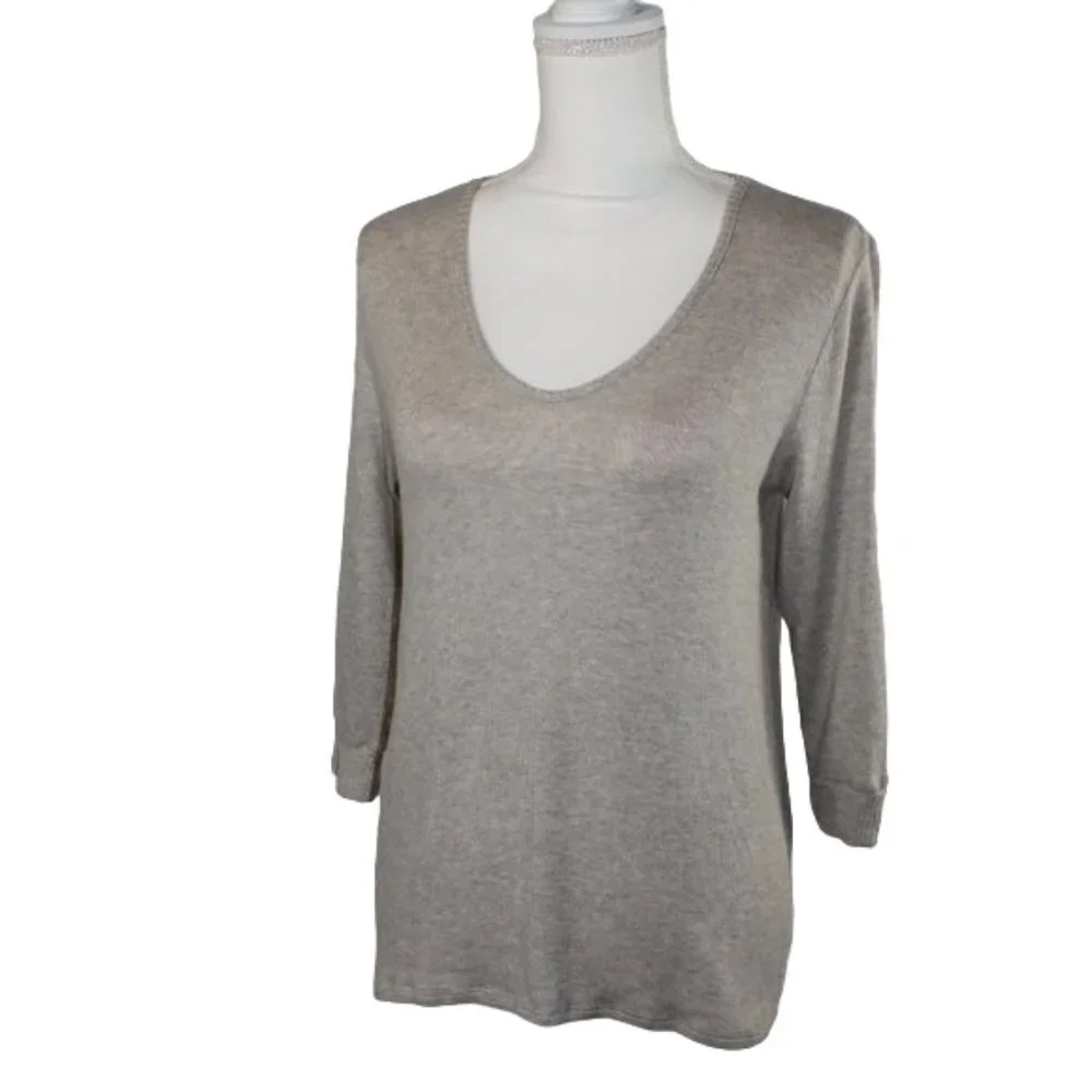 Magaschoni High-Low Back Button Styling Gray Textured Sweater, Size Small